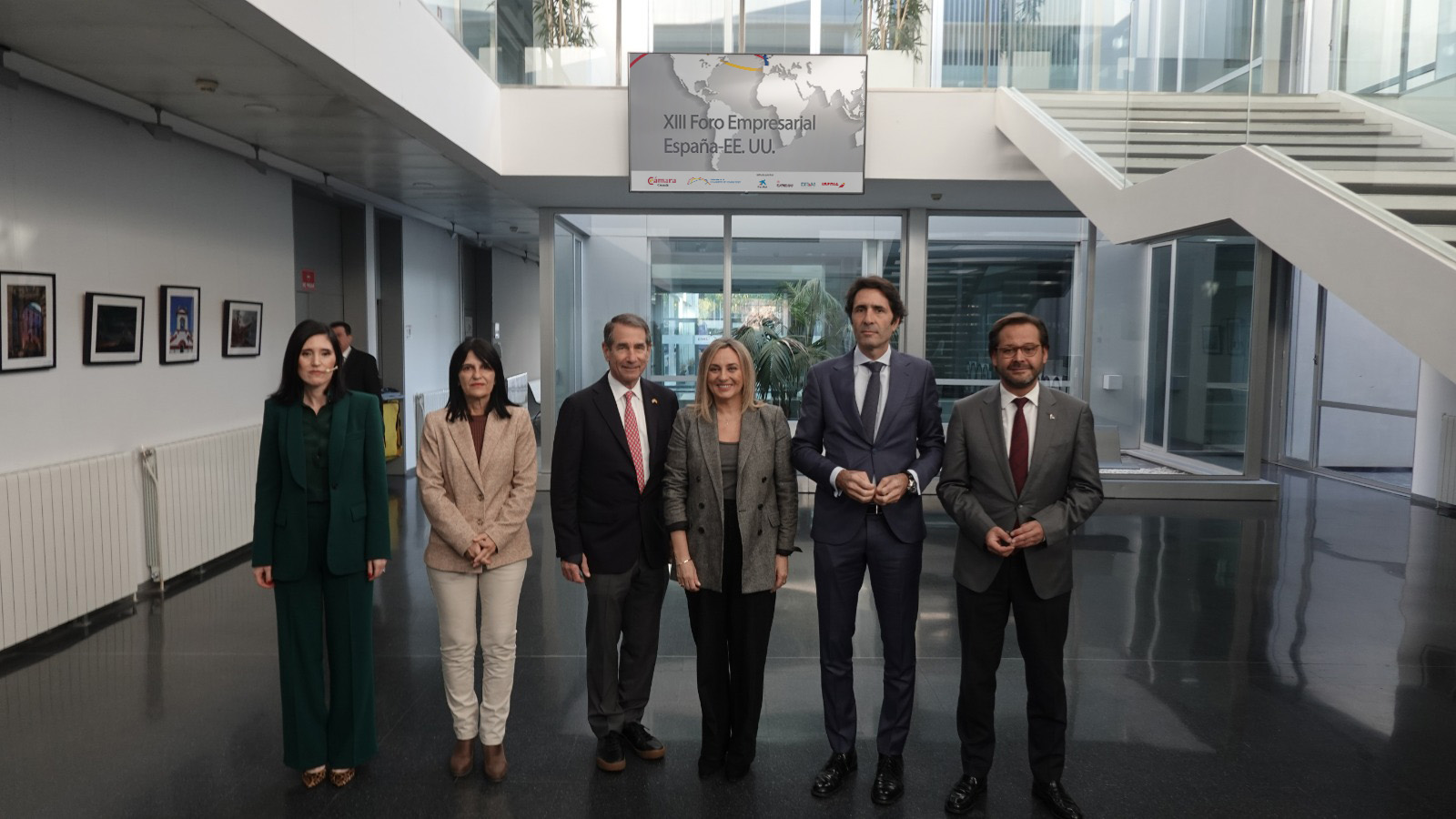 El ex embajador de EE.UU. ve en las energías renovables, las infraestructuras, las TIC y la biotecnología grandes oportunidades en el mercado estadounidense